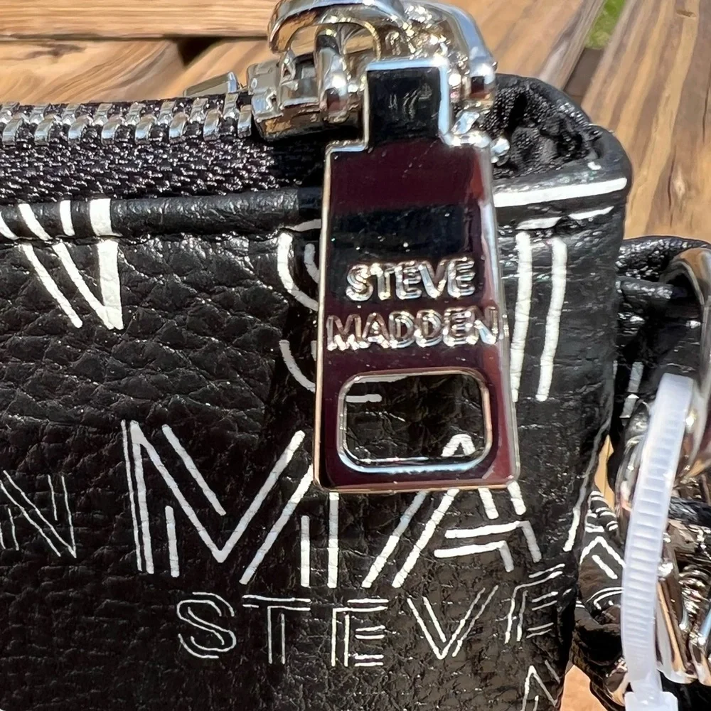 - Steve Madden Double Zip Logo Leather Wristlet! NEW!